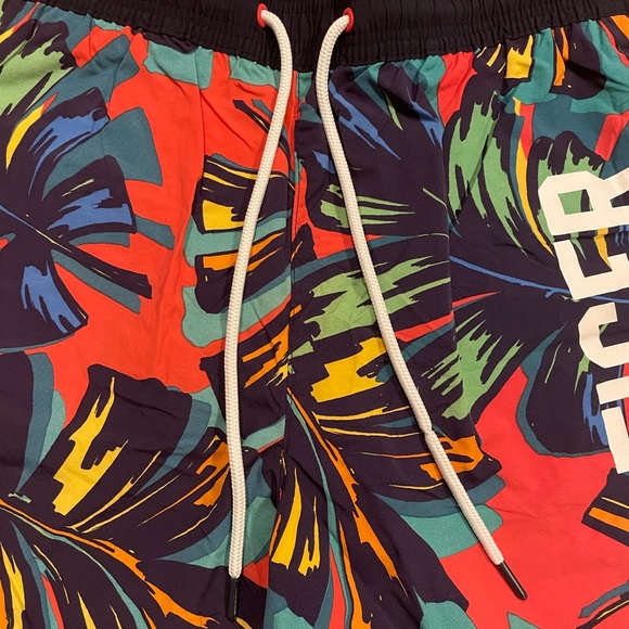 Tommy Hilfiger Men's Leaf Print Swim Trunks Multicolor - Picture 3 of 5